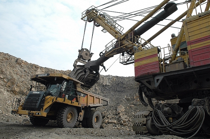 se mien thu tien cap quyen khai thac khoang san