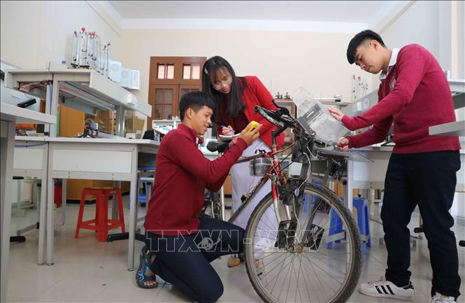 Xe đạp lọc khí - sáng tạo bảo vệ môi trường của nhóm học sinh THPT xe dap loc khi sang tao bao ve moi truong cua nhom hoc sinh thpt