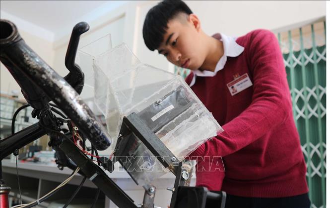 Xe đạp lọc khí - sáng tạo bảo vệ môi trường của nhóm học sinh THPT xe dap loc khi sang tao bao ve moi truong cua nhom hoc sinh thpt