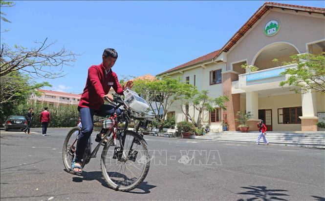 Xe đạp lọc khí - sáng tạo bảo vệ môi trường của nhóm học sinh THPT xe dap loc khi sang tao bao ve moi truong cua nhom hoc sinh thpt