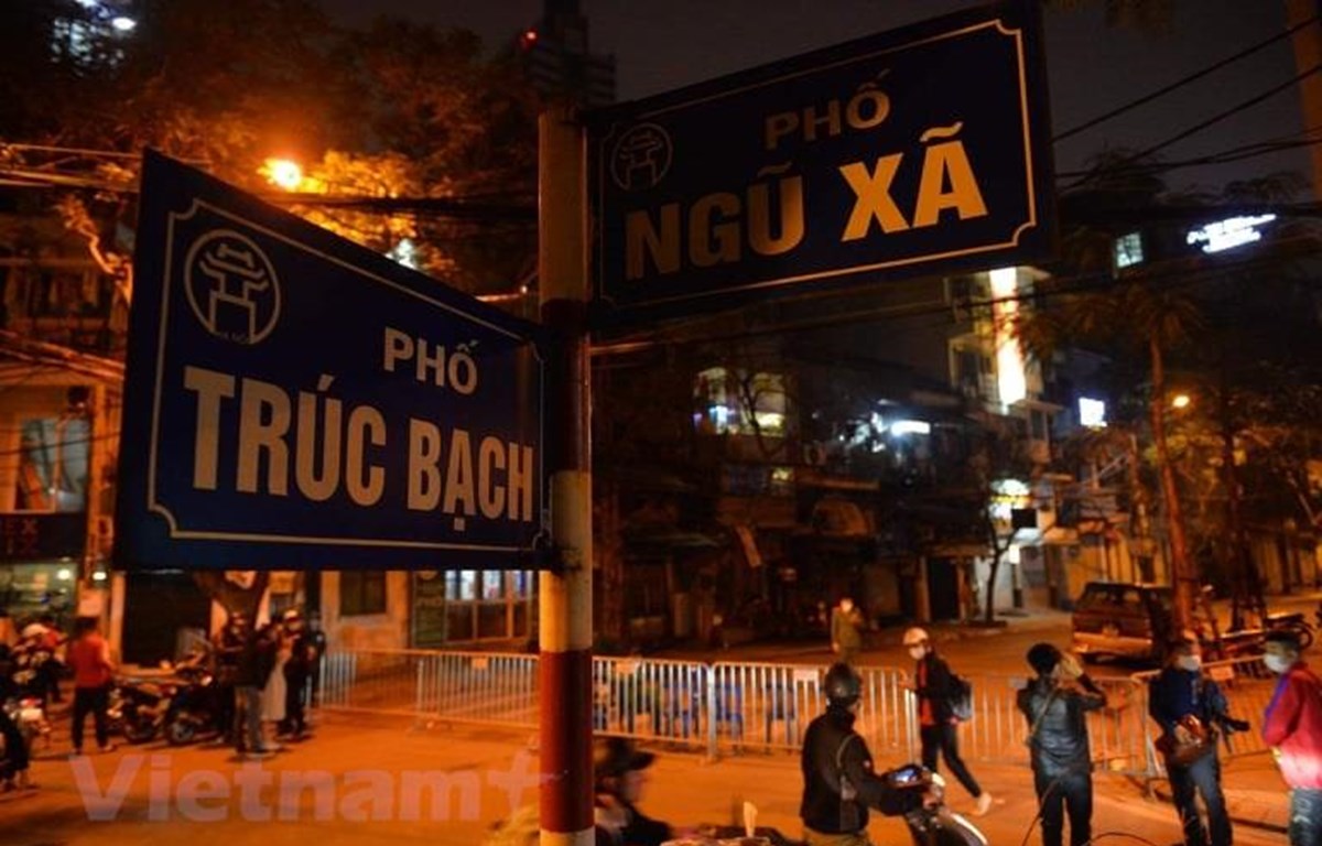 Giám sát chặt sức khỏe hộ dân quanh nhà ca nhiễm COVID-19 ở Hà Nội giam sat chat suc khoe ho dan quanh nha ca nhiem covid 19 o ha noi