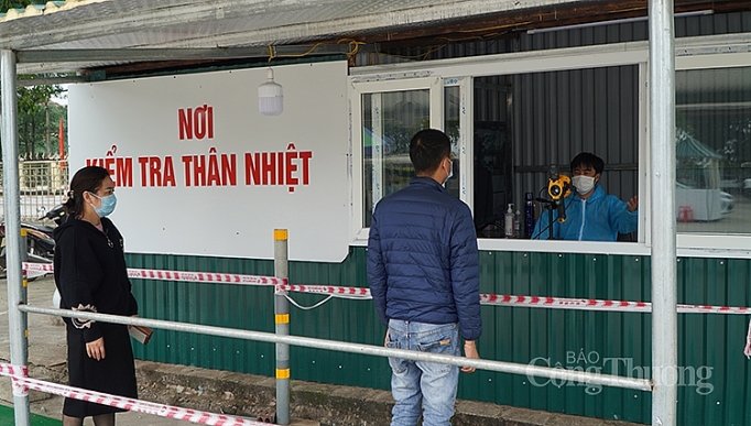 quang ninh lap 8 tram kiem soat nguoi va phuong tien ra vao