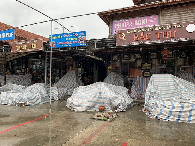 giai phap ung pho cua gom su bat trang trong dich covid 19