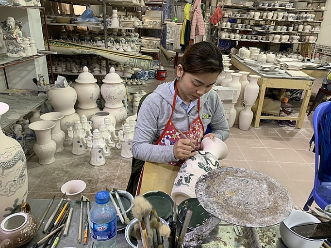 giai phap ung pho cua gom su bat trang trong dich covid 19