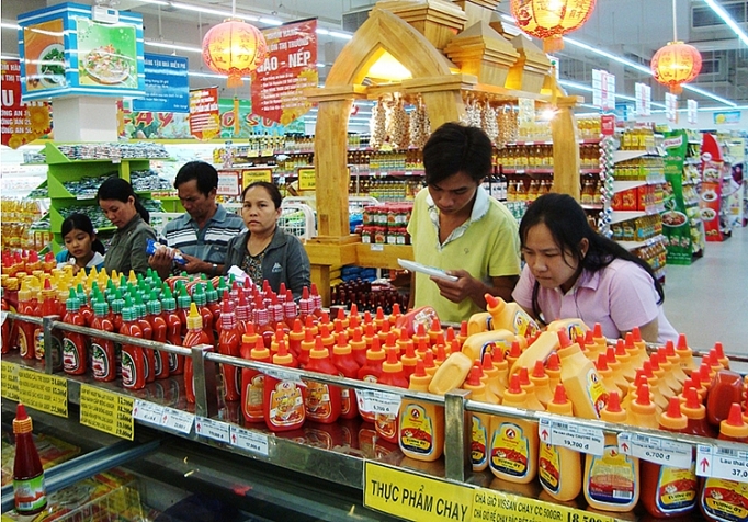 thi truong ban le canh tranh khoc liet