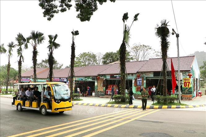 Sẵn sàng cho ngày khai hội Giỗ tổ Hùng Vương - Lễ hội Đền Hùng 2019 san sang cho ngay khai hoi gio to hung vuong le hoi den hung 2019