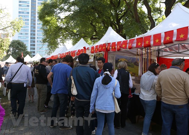 an tuong van hoa viet tai hoi cho asean bazar o argentina