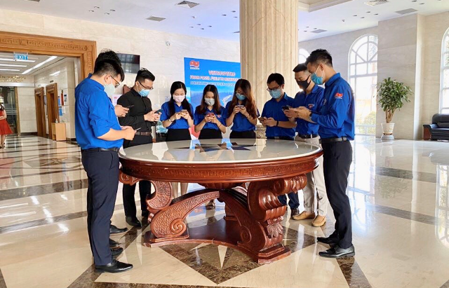 tuoi tre vietsovpetro to chuc dang huong tuong niem chu tich ho chi minh nhan ngay thanh lap doan 263