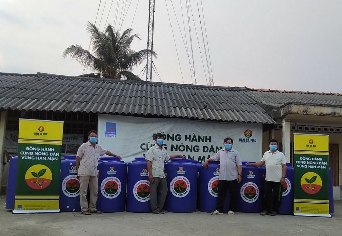 Đạm Cà Mau đồng loạt hỗ trợ nhiều địa phương ứng phó với hạn hán xâm nhập mặn dam ca mau dong loat ho tro nhieu tinhthanh ung pho voi han han xam nhap man