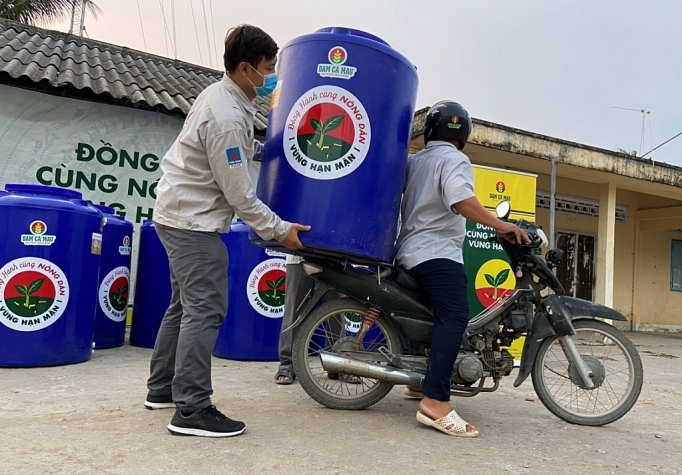 Đạm Cà Mau đồng loạt hỗ trợ nhiều địa phương ứng phó với hạn hán xâm nhập mặn dam ca mau dong loat ho tro nhieu tinhthanh ung pho voi han han xam nhap man