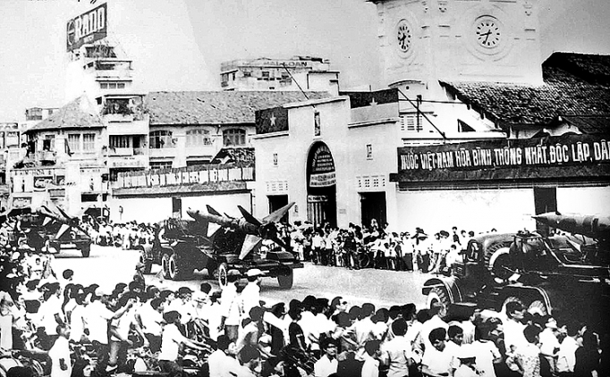 Tên lửa SAM2 đã sẵn sàng tái ngộ B52 trên bầu trời Sài Gòn ten lua sam2 da san sang tai ngo b52 tren bau troi sai gon