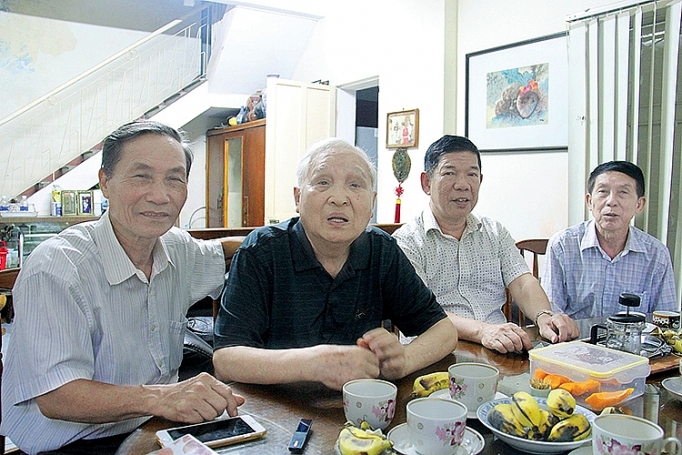 Nhớ lại những năm tháng hào hùng nho lai nhung nam thang hao hung