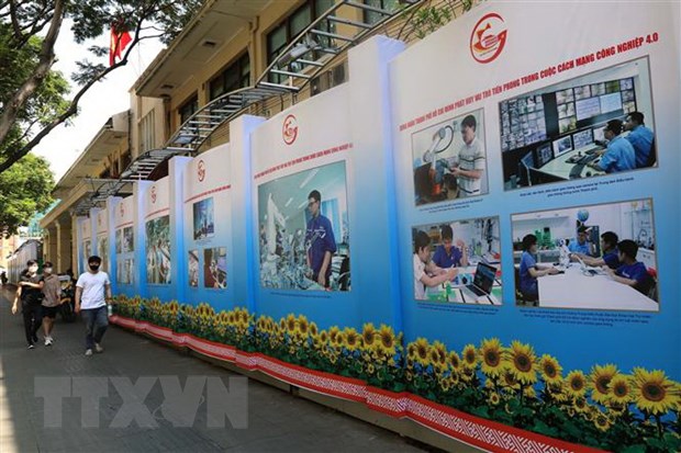 trien lam anh thanh pho ho chi minh 45 nam xay dung va phat trien