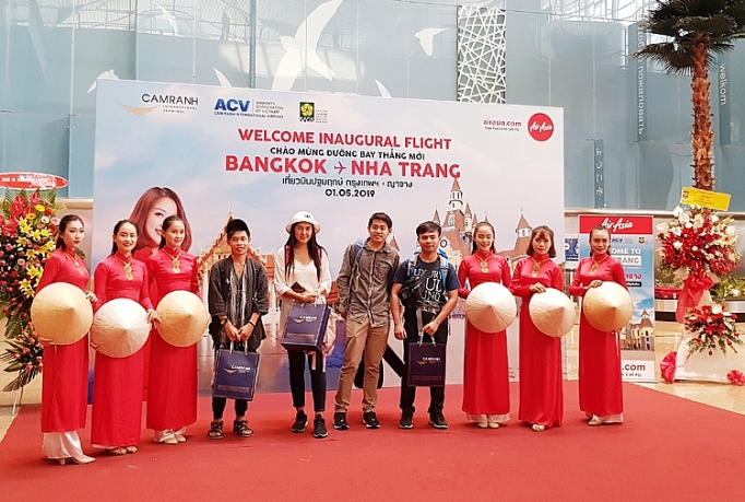 Airasia khai trương đường bay thẳng Cam Ranh- BangKok và ngược lại airasia khai truong duong bay thang cam ranh bangkok va nguoc lai