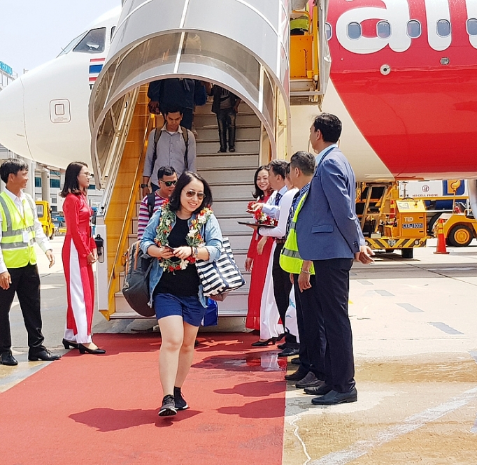Airasia khai trương đường bay thẳng Cam Ranh- BangKok và ngược lại airasia khai truong duong bay thang cam ranh bangkok va nguoc lai
