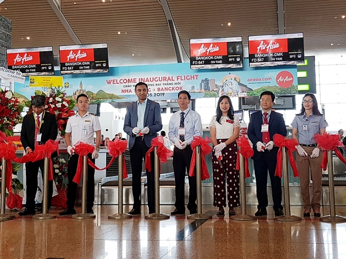 Airasia khai trương đường bay thẳng Cam Ranh- BangKok và ngược lại airasia khai truong duong bay thang cam ranh bangkok va nguoc lai