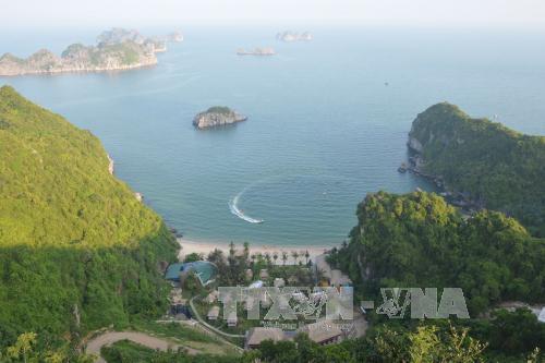 cat ba thu hut 127000 luot du khach trong 5 ngay nghi le