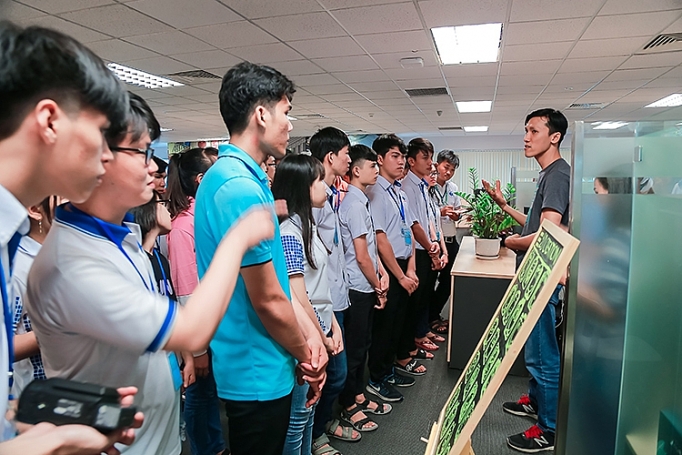 Cam kết 100% sinh viên có việc làm sau khi tốt nghiệp hệ cao đẳng cam ket 100 sinh vien co viec lam sau khi tot nghiep he cao dang