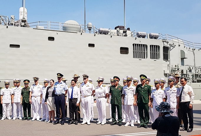 Hai tàu Hải quân Hoàng gia Australia thăm hữu nghị Việt Nam hai tau hai quan hoang gia australia tham huu nghi viet nam