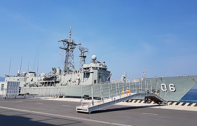 Hai tàu Hải quân Hoàng gia Australia thăm hữu nghị Việt Nam hai tau hai quan hoang gia australia tham huu nghi viet nam