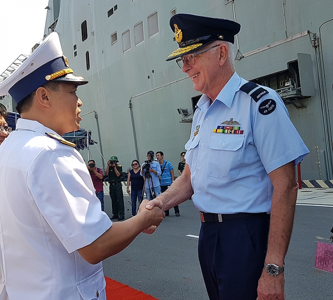 Hai tàu Hải quân Hoàng gia Australia thăm hữu nghị Việt Nam hai tau hai quan hoang gia australia tham huu nghi viet nam