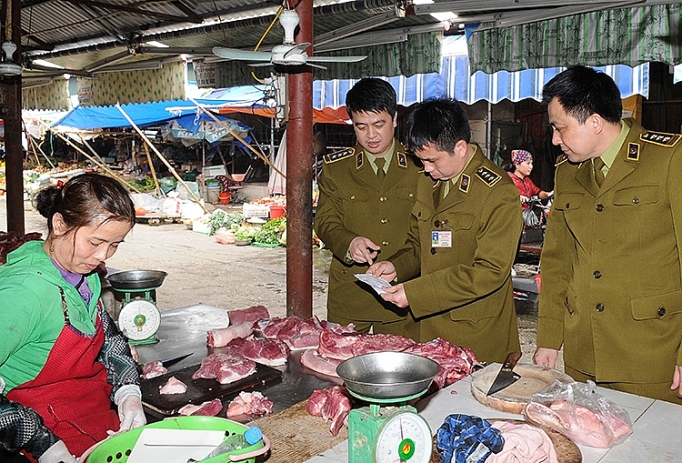 Hà Nội Kiểm soát chặt an toàn thực phẩm: Thường xuyên, có trọng điểm ha noi kiem soat chat an toan thuc pham thuong xuyen co trong diem