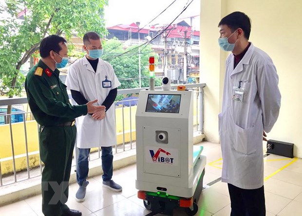 nhieu robot y te duoc nghien cuu che tao phuc vu chong dich covid 19