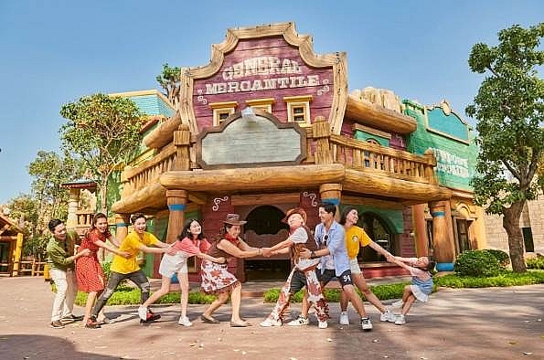 la lam tao hinh nhan vat co tich noi tieng voi trang phuc hoang cung hoa tiet trong dong