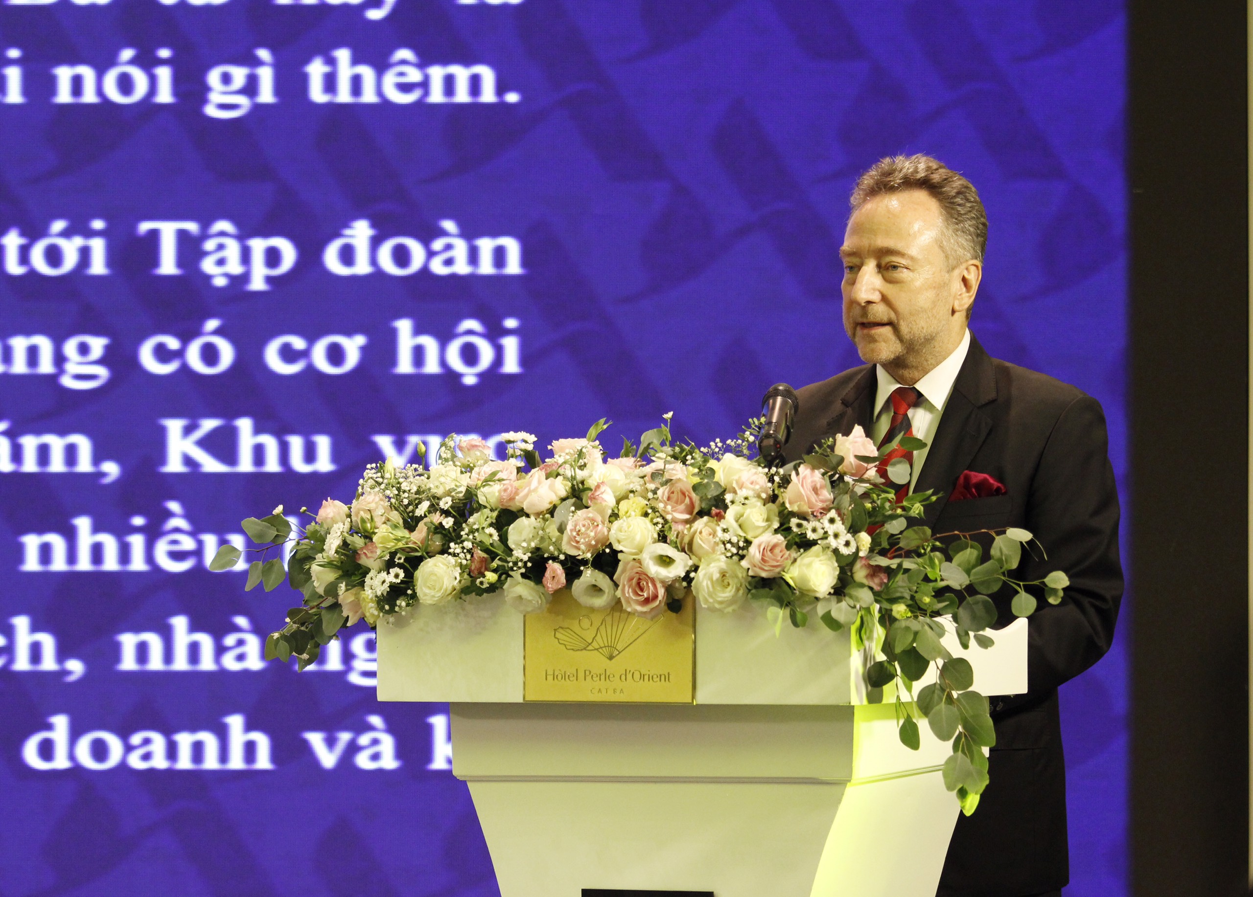 khanh thanh khach san mgallery cat ba khach san 5 sao dau tien tai khu du lich cat ba