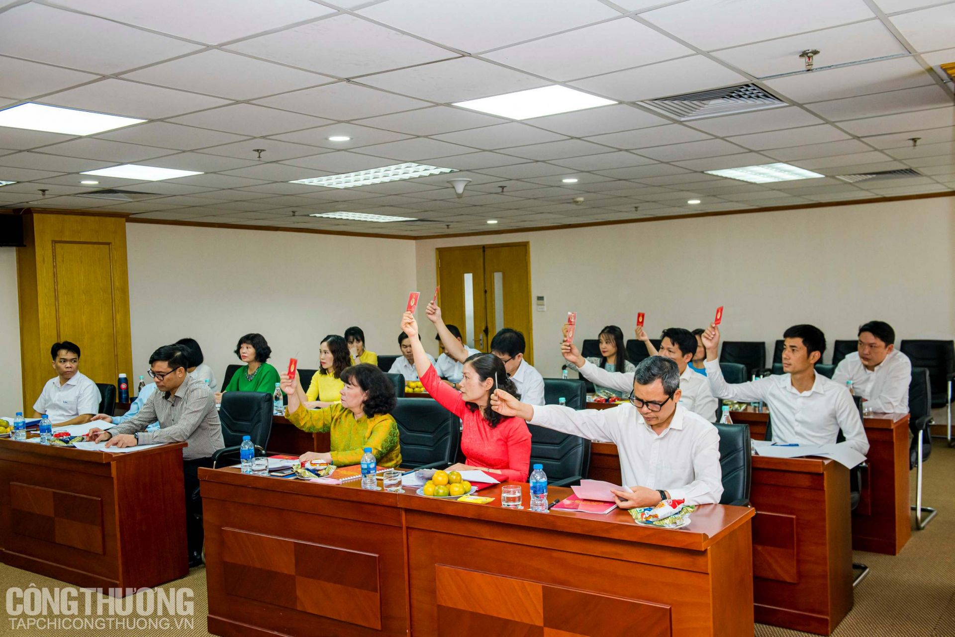 chi bo tap chi cong thuong neu cao tinh than doan ket dan chu xay dung chi bo trong sach vung manh trong nhiem ky moi