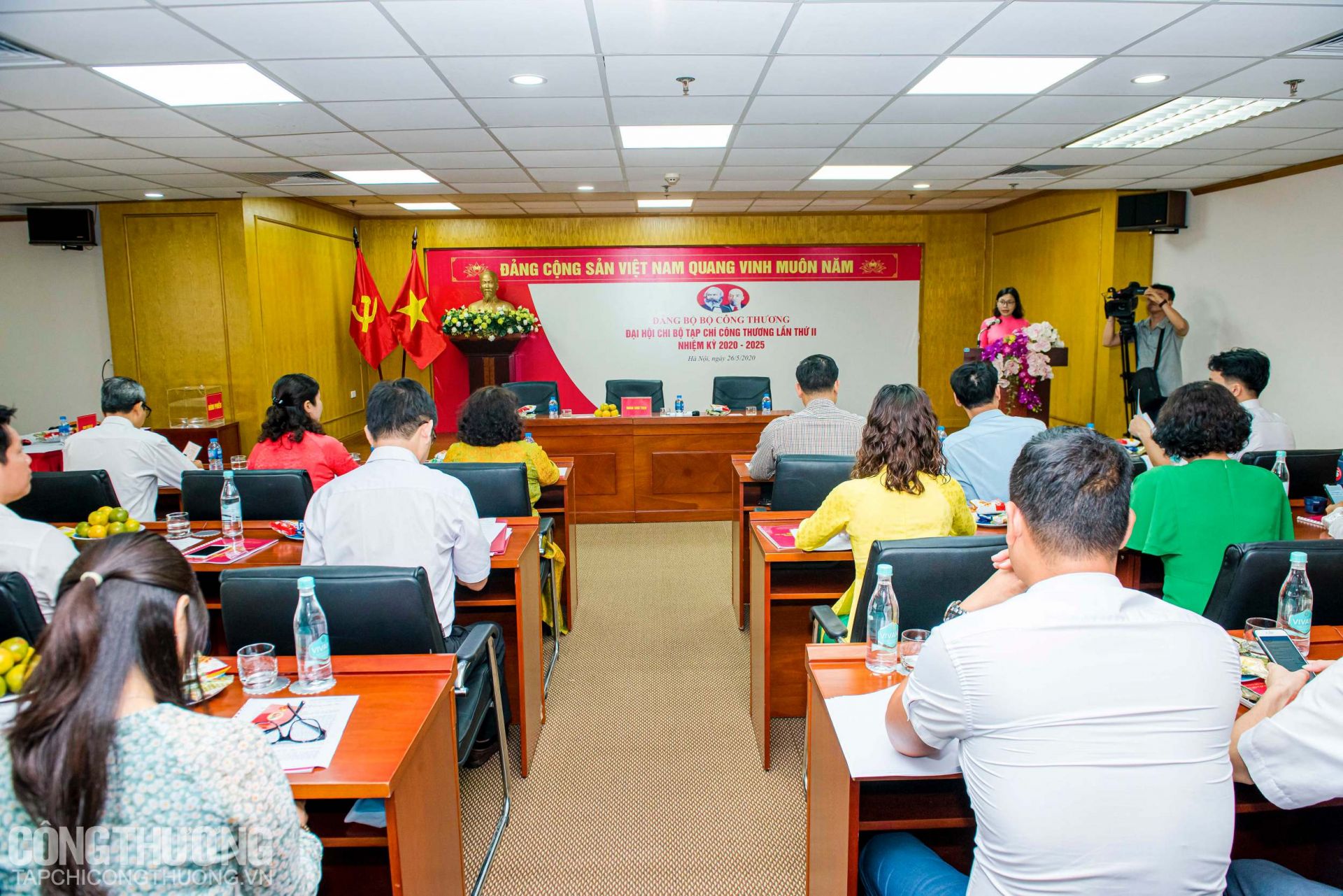 chi bo tap chi cong thuong neu cao tinh than doan ket dan chu xay dung chi bo trong sach vung manh trong nhiem ky moi