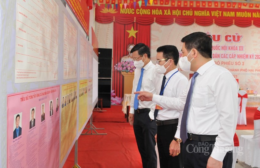 Không khí bầu cử hồ hởi, nhiều khu vực bỏ phiếu đã có 100% cử tri đi bầu Không khí bầu cử hồ hởi, nhiều khu vực bỏ phiếu đã có 100% cử tri đi bầu