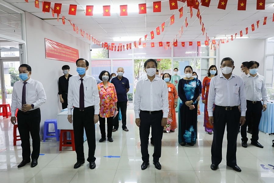 Cử tri cả nước hân hoan trong Ngày hội non sông Cử tri cả nước hân hoan trong Ngày hội non sông