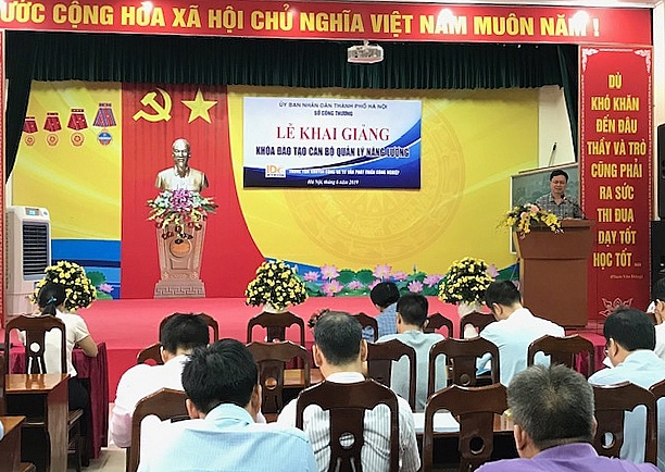 bo cong thuong to chuc dao tao can bo quan ly nang luong