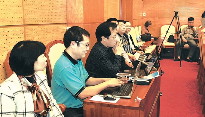 Báo chí với phát triển kinh tế: Góc nhìn từ thực tiễn bao chi voi phat trien kinh te goc nhin tu thuc tien