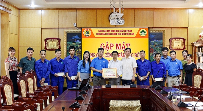 supe lam thao ta ng qua cong nhan lao do ng dip tha ng cong nhan