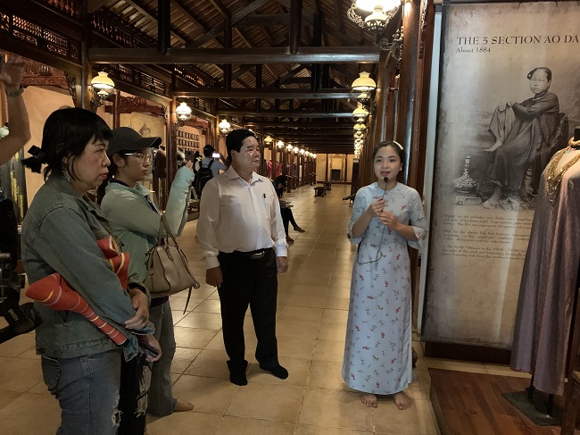 tp ho chi minh lam moi san pham du lich de hut khach noi dia