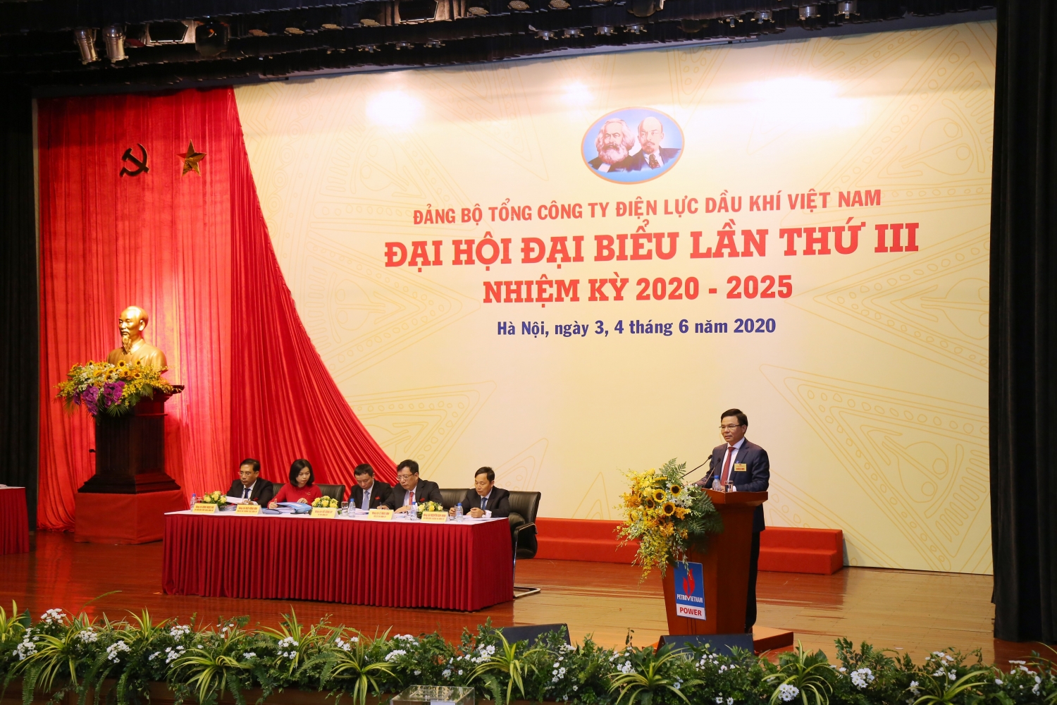 PV Power giữ vai trò quan trọng trong quá trình chuyển đổi năng lượng của PVN pv power giu vai tro quan trong trong qua trinh chuyen doi nang luong cua pvn