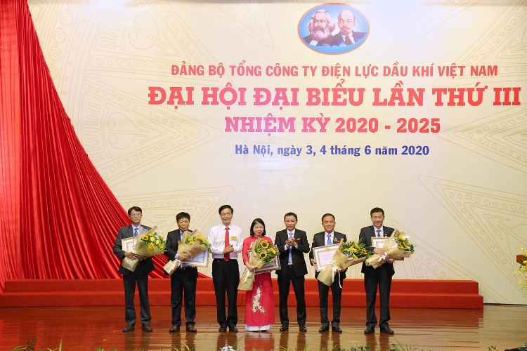 PV Power giữ vai trò quan trọng trong quá trình chuyển đổi năng lượng của PVN pv power giu vai tro quan trong trong qua trinh chuyen doi nang luong cua pvn