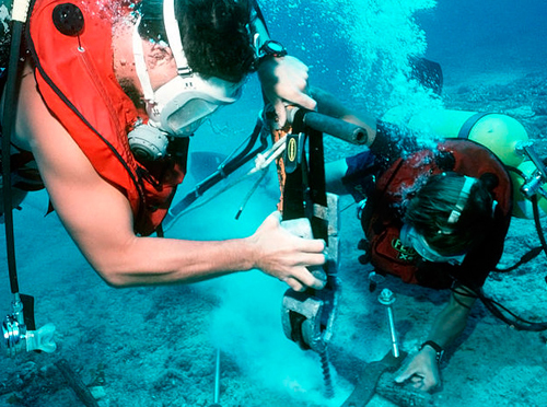 Cáp quang biển AAG