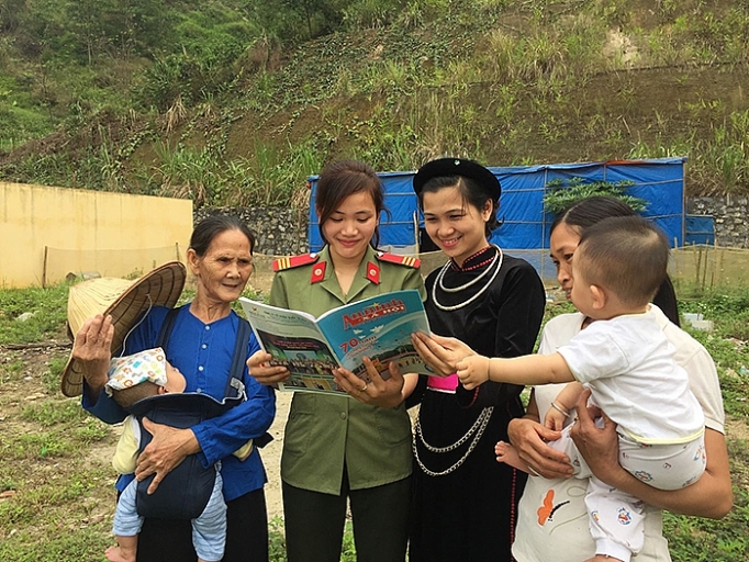 boi duong kien thuc dan toc cho can bo cong chuc vien chuc