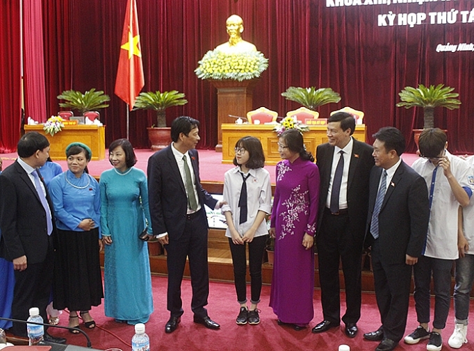 quang ninh khai mac ky hop thu tam hdnd tinh khoa xiii