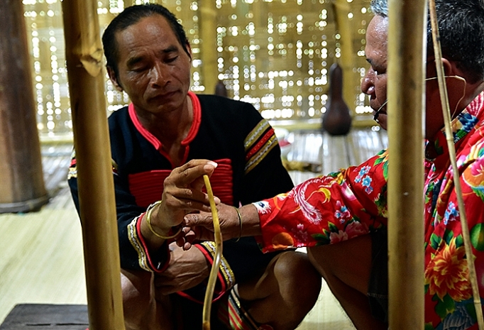 Lễ cúng mừng sức khỏe của đồng bào Ê Đê le cung mung suc khoe cua dong bao e de