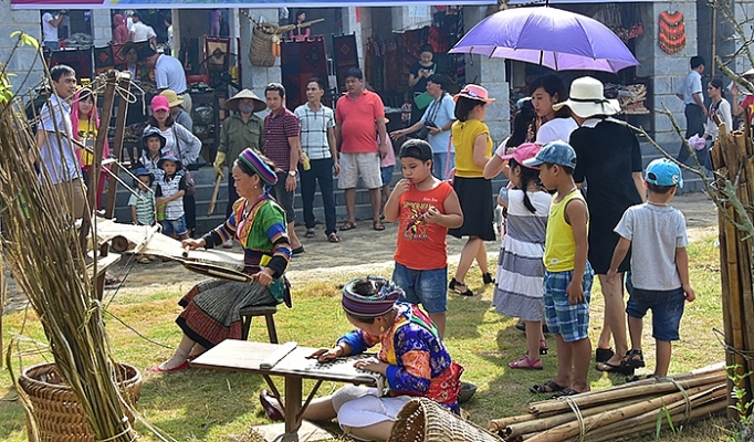 giup phu nu tay bac cai thien cuoc song