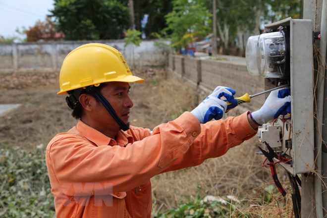 Hà Nội nỗ lực đảm bảo điện và vệ sinh môi trường cho dân vùng ngập ha noi no luc dam bao dien va ve sinh moi truong cho dan vung ngap