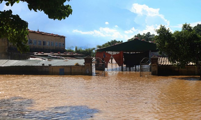 nuoc lu len nhanh nhieu xa o nghe an dang ngap nang