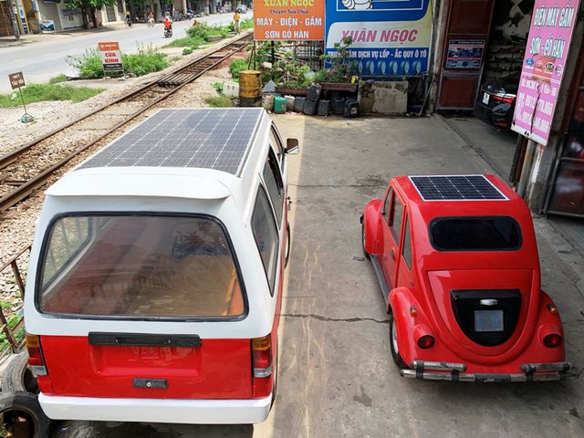 nam sinh lop 12 lap rap thanh cong o to chay bang nang luong mat troi cho duoc 12 nguoi