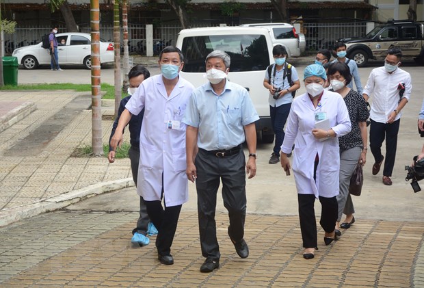 Đỉnh dịch trong vòng 10 ngày tới, nhiều ca bệnh có nguy cơ tử vong cao hình ảnh 2 Dinh dich trong vong 10 ngay toi, nhieu ca benh co nguy co tu vong cao hinh anh 2