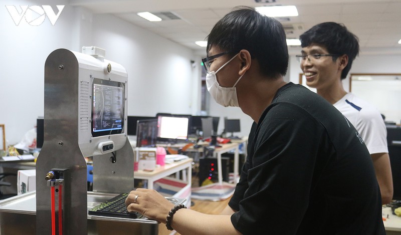 &amp;amp;quot;robot van chuyen tu dong&amp;amp;quot; ra doi trong mua covid-19 hinh 3