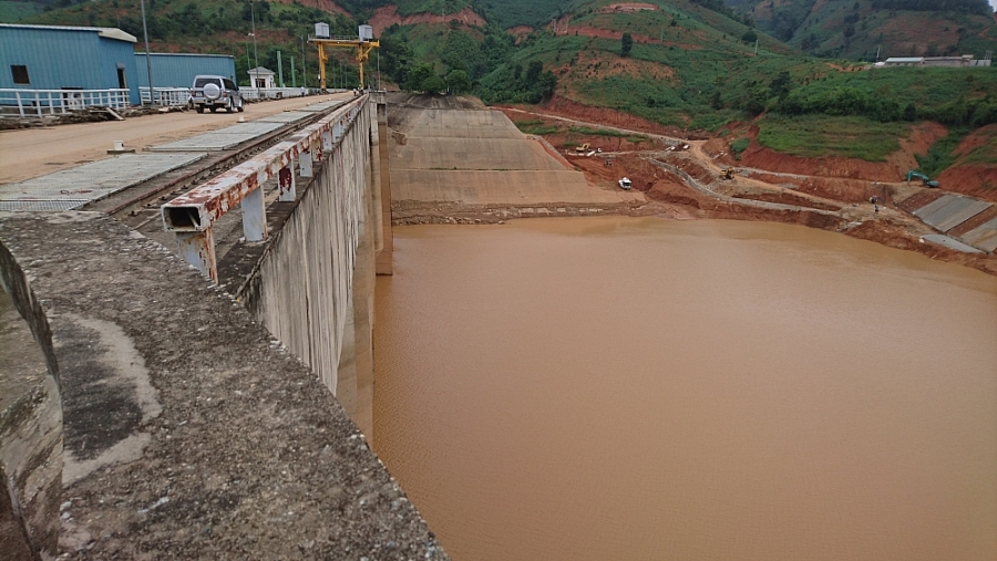 undefined 0703-muc-nuoc-chet